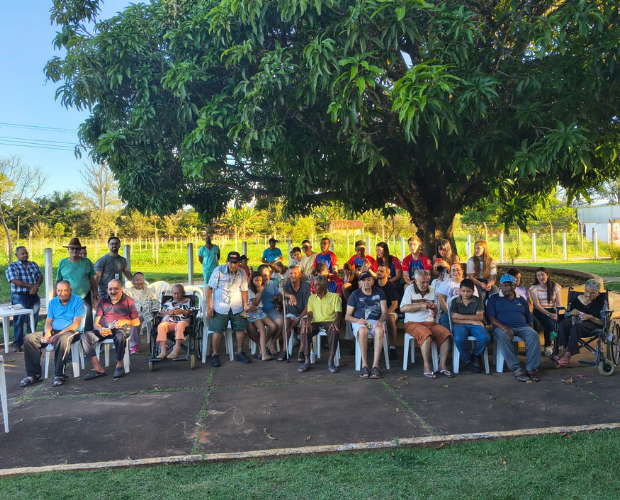 Lar Irm� Maria Augusta recebe visita de grupos de jovens em Borda da Mata